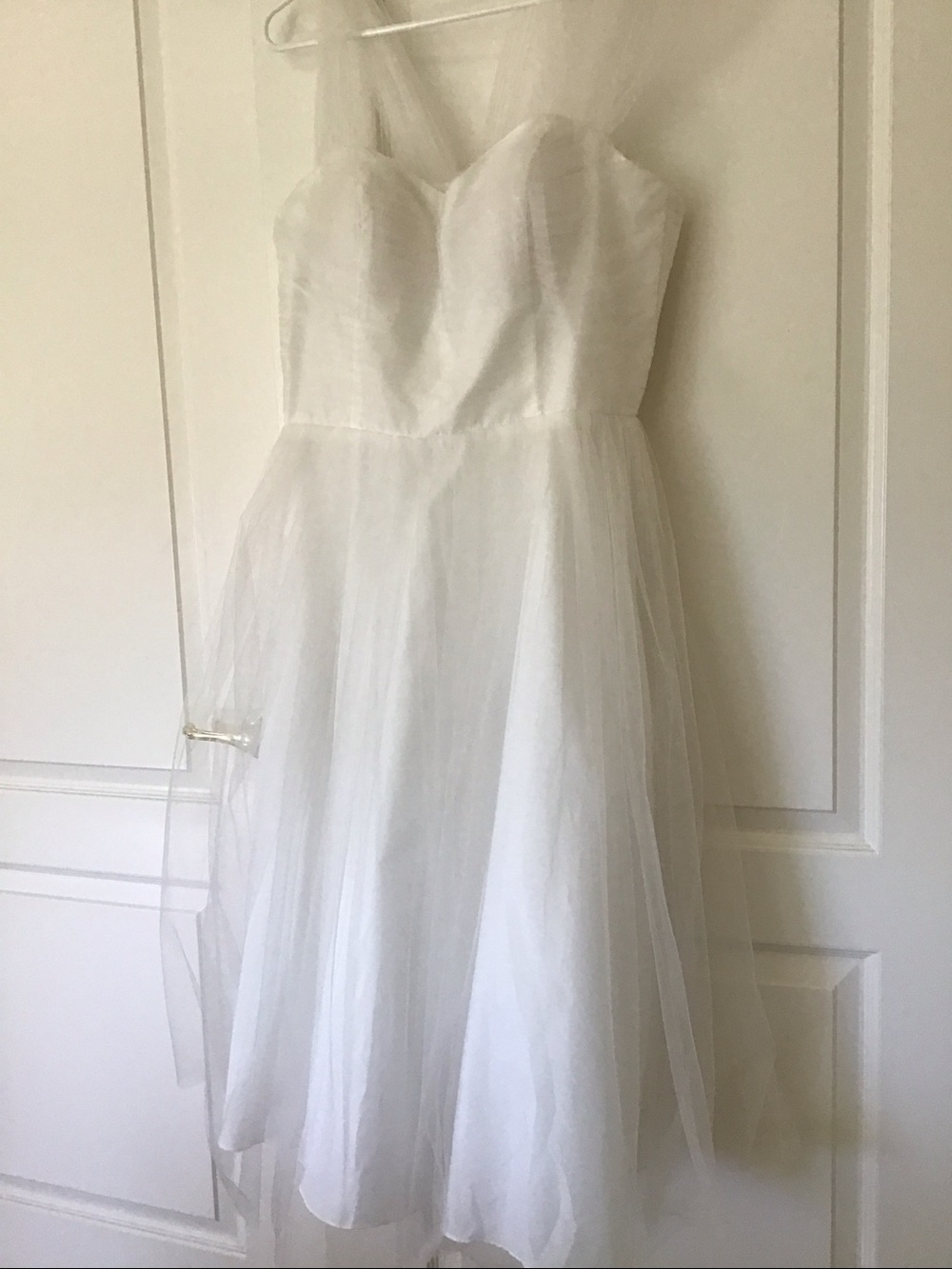 Vintage White Tulle Midi Dress with Sweetheart Neckline